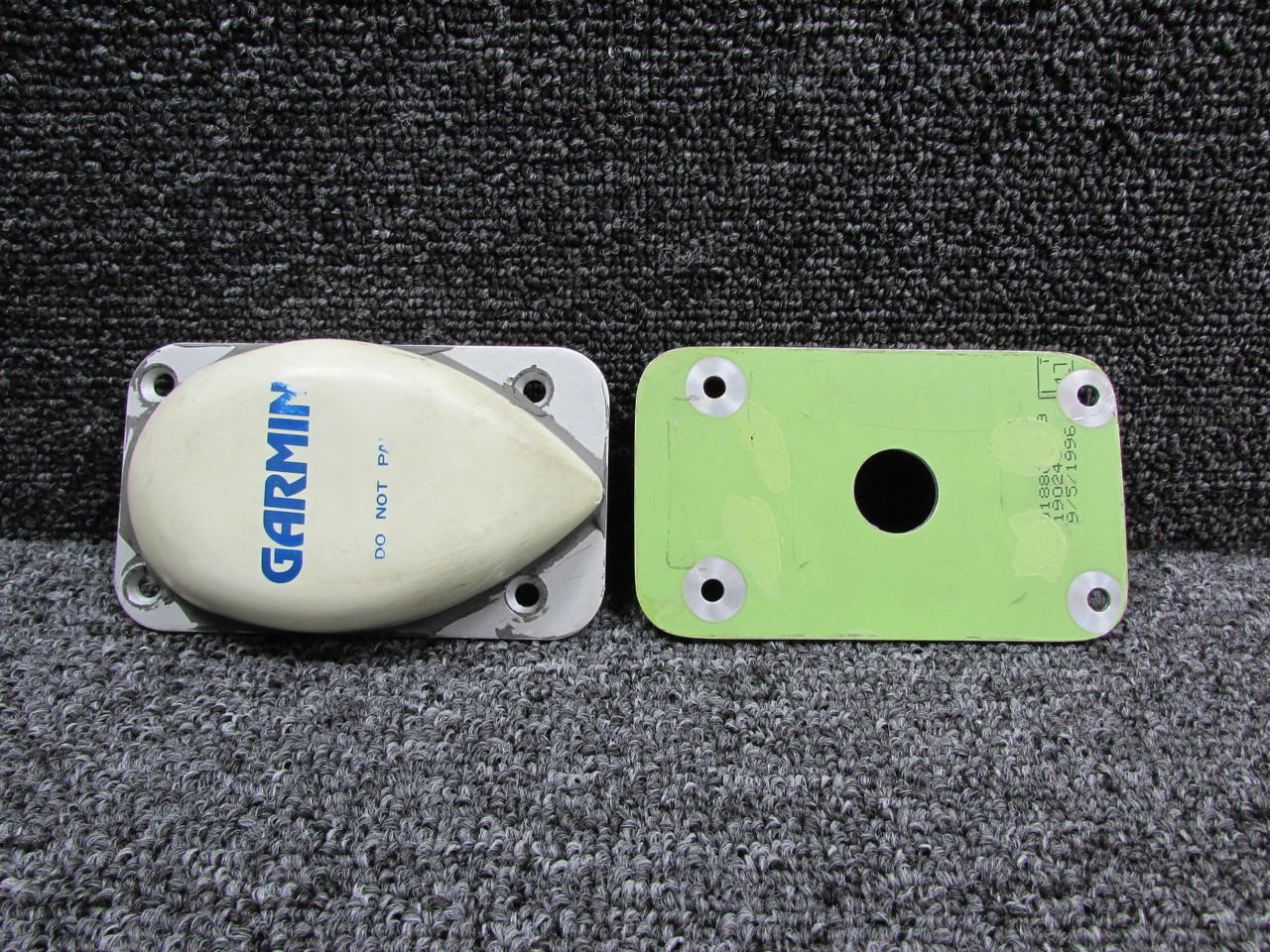 011-00147-00 Garmin Antenna GPS with Modifications and Mounting Plate 011-00147-00 Garmin Antenna GPS with Modifications and Mounting Plate