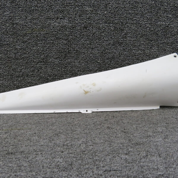 0530010-6 Cessna 172B Stabilizer Fairing Assembly RH