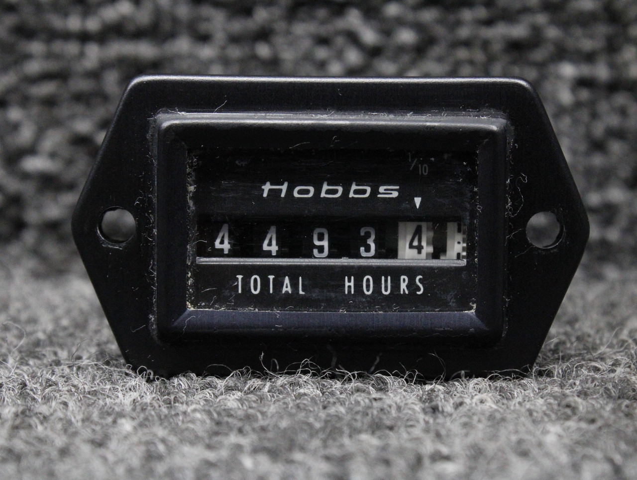 1500 Hobbs Hour Meter Indicator (Volts: 4-40) 1500 Hobbs Hour Meter Indicator (Volts: 4-40)