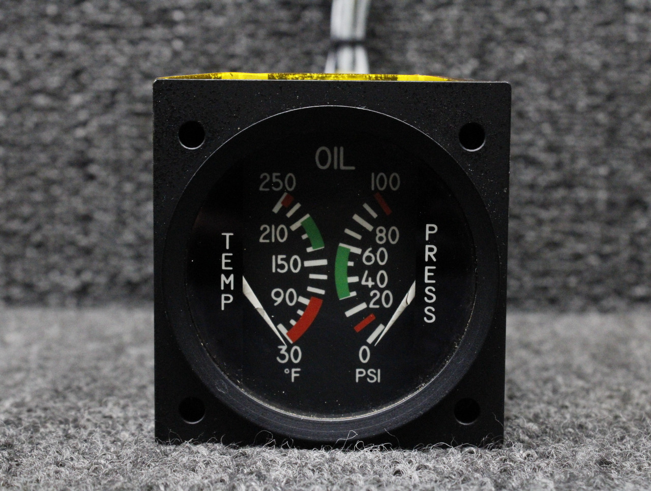MD162-3 Mid-Continent Dual Oil Temperature and Pressure Indicator, Lighted (14V) MD162-3 Mid-Continent Dual Oil Temperature and Pressure Indicator, Lighted (14V)