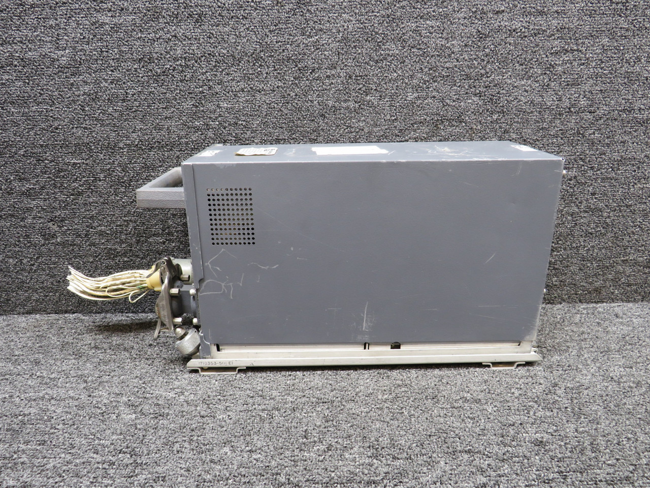 MI-585222-1 Sperry RT-3002 Transmitter Receiver with Modifications and Tray MI-585222-1 Sperry RT-3002 Transmitter Receiver with Modifications and Tray