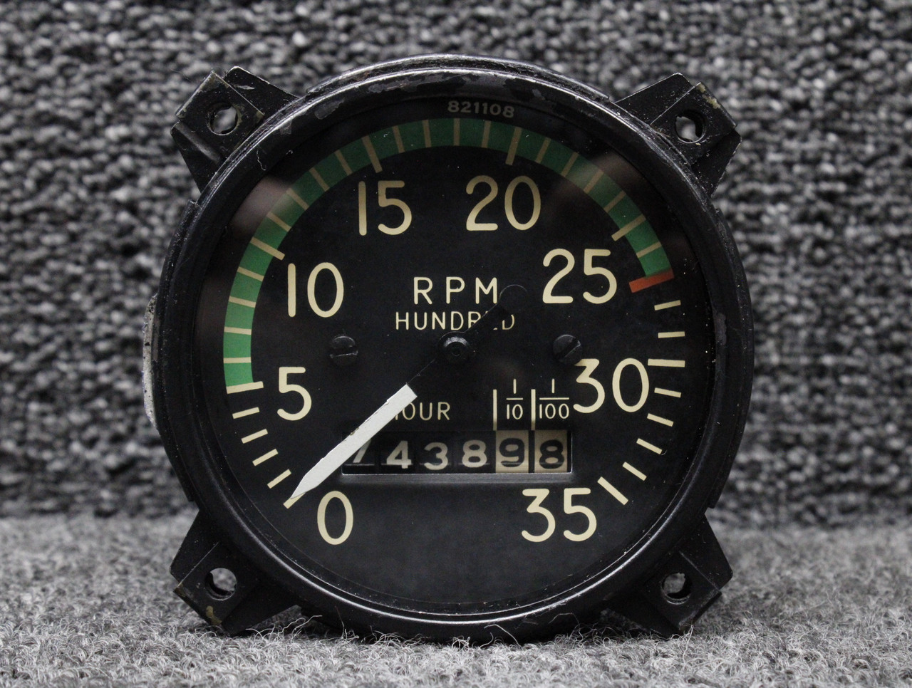 P551-TA Stewart Warner Tachometer Indicator P551-TA Stewart Warner Tachometer Indicator
